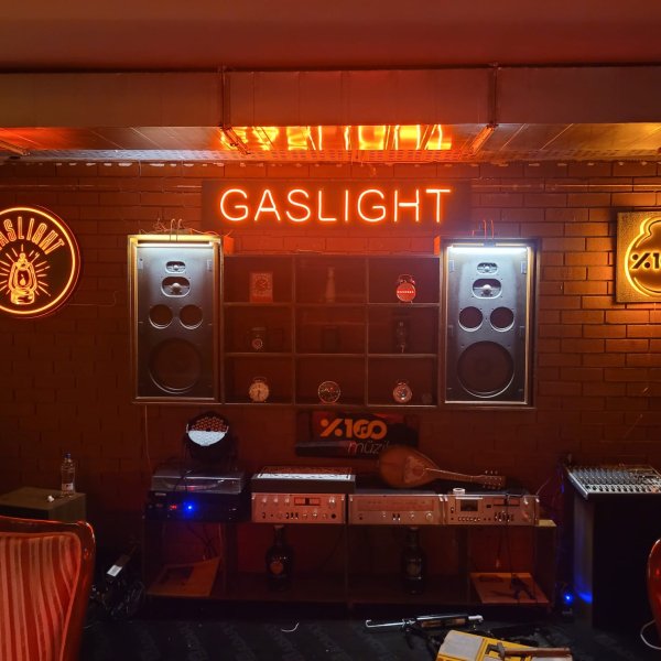 Gaslight İç Mekan Dekoratif Neon ve Retro Aydınlatma Uygulaması