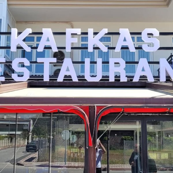 Kafkas Restaurant Çatı Üstü Kutu Harf Tabela Uygulaması